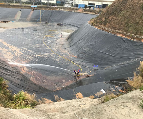 南关废水池清理