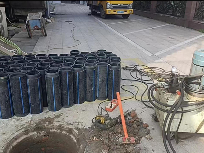 南关PE置换管厂家 DN315置换管 非开挖管短管置换